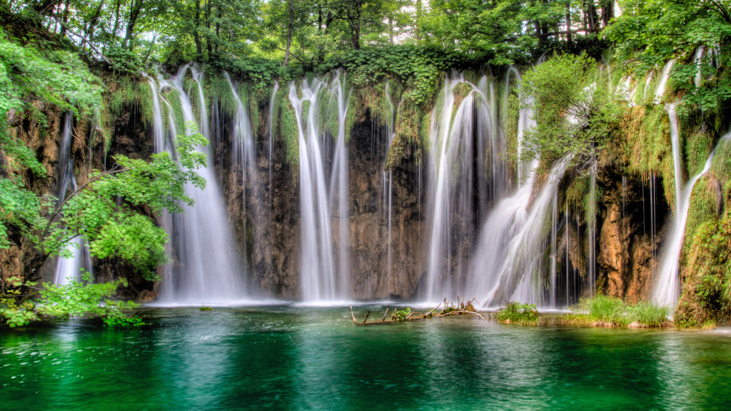plitivice-waterfalls-antropoti-travel-1024x576