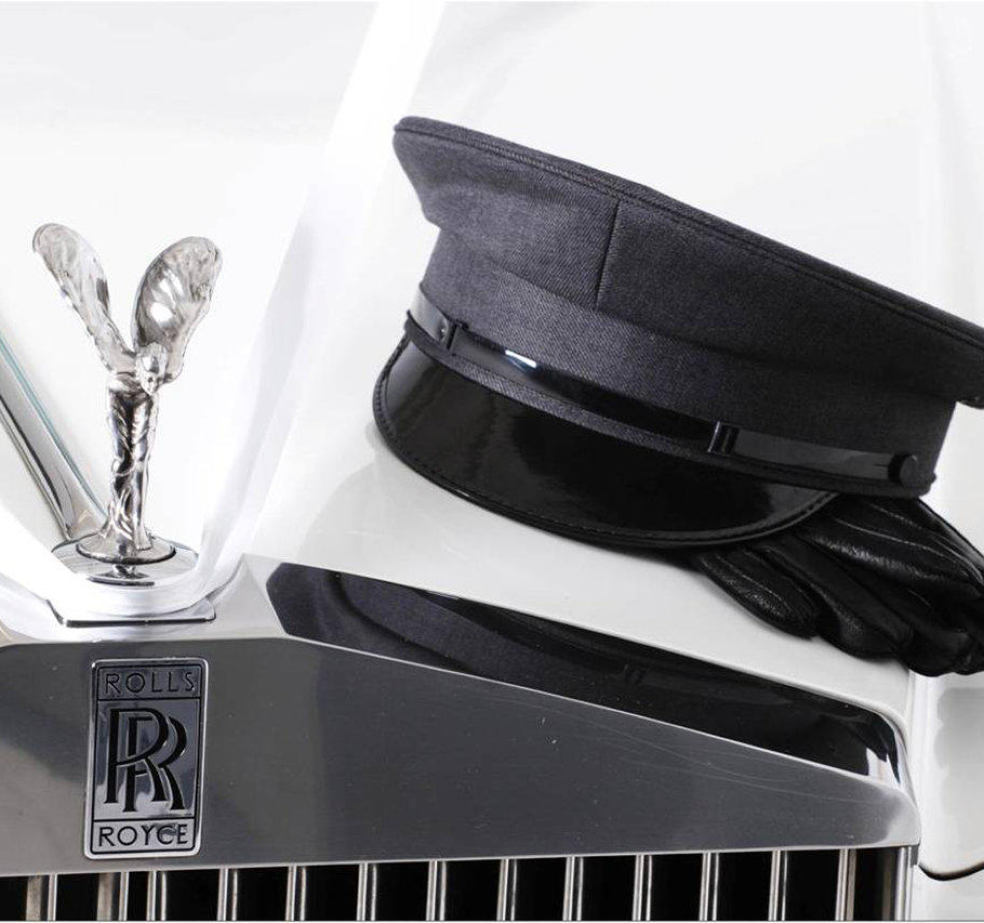 https://antropoti.hr/wp-content/uploads/2024/08/konsijerz-luksuzne-usluge-luksuzne-limuzine-concierge-luxury-services-lux-limousine-services-antropoti-1920x1800-2.jpg
